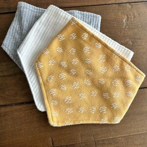 NWOT Baby Scarfs